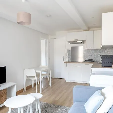 L'hermitage Apartment *